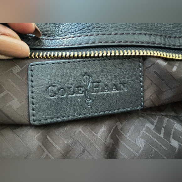 Sale🔥 Authentic Cole Haan Shoulder Bag - Picture 8 of 9